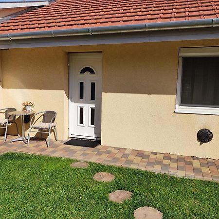 Green Garden Apartment Ingyenes Zart Parkoloval Seghedin Exterior foto