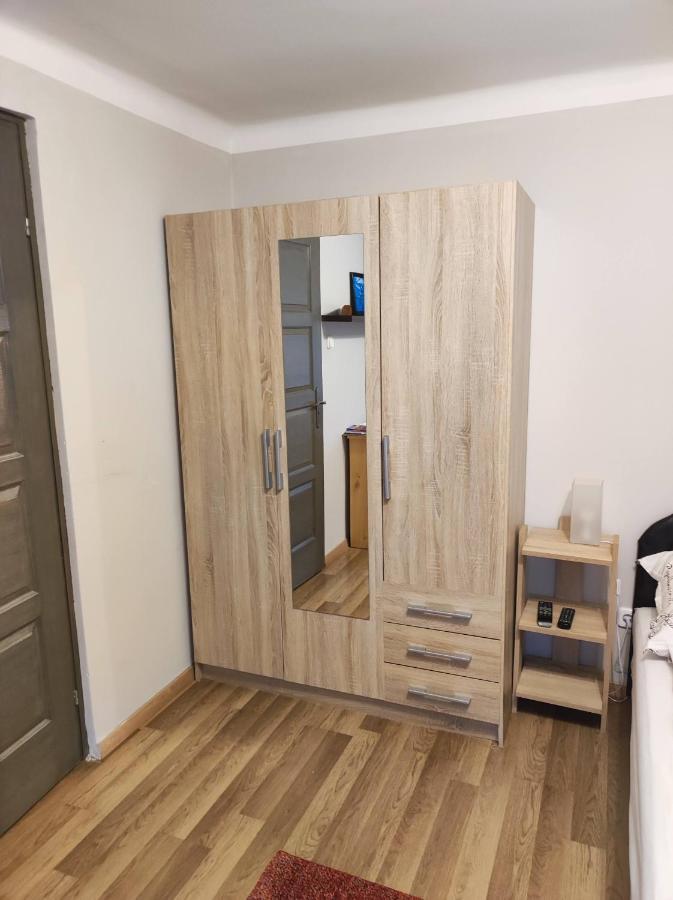 Green Garden Apartment Ingyenes Zart Parkoloval Seghedin Exterior foto